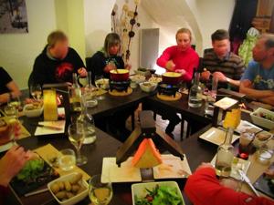 Fondue Et Raclette Dans Les Hautes Alpes   By Ondrej Pospisil   Wikimedia